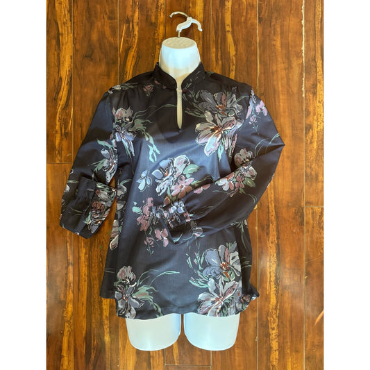 Keynote bouquet, floral keyhole polyester shirt (1970s)