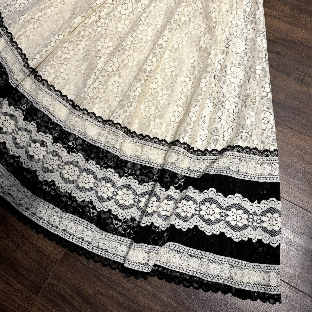 Prairie goth, white and black lace skirt (1970s)