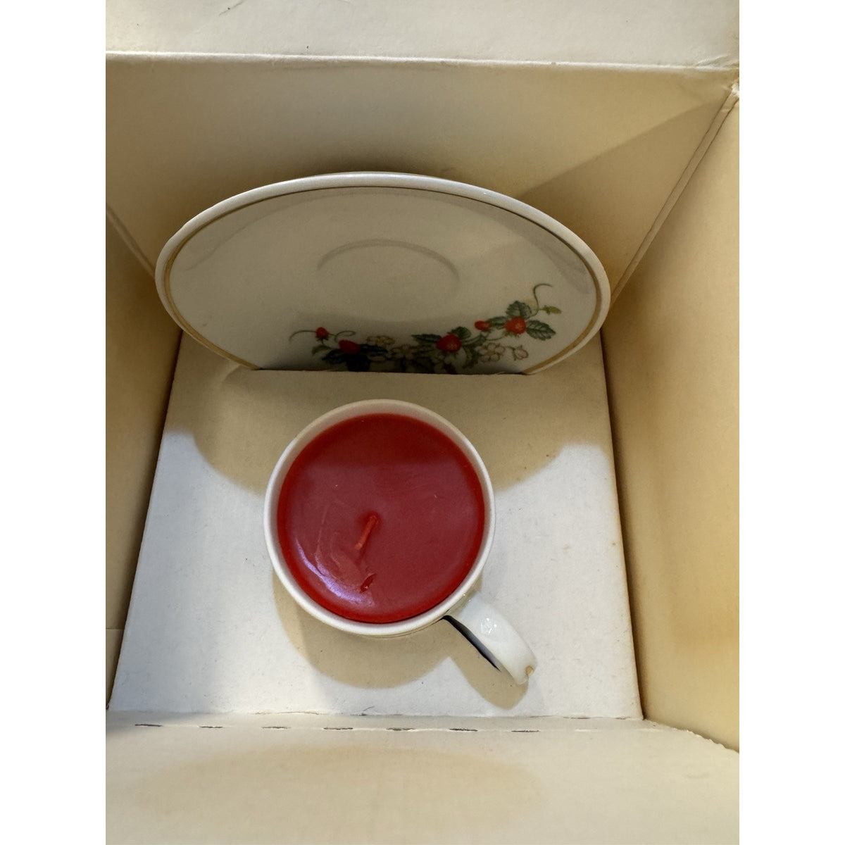 1978 Avon strawberry porcelain tea cup candle, new old stock