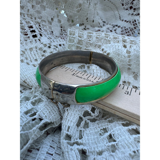 Green and silver enamel cuff bracelet with safety chain (1960s)