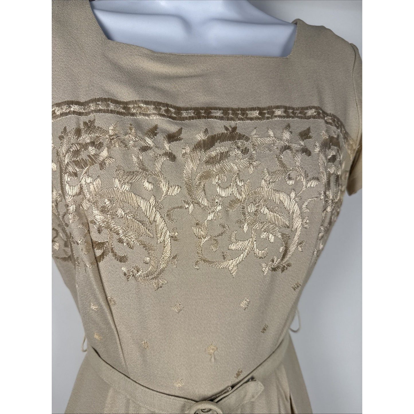 1950s Embroidered Tan Wiggle Pencil Dress - XS