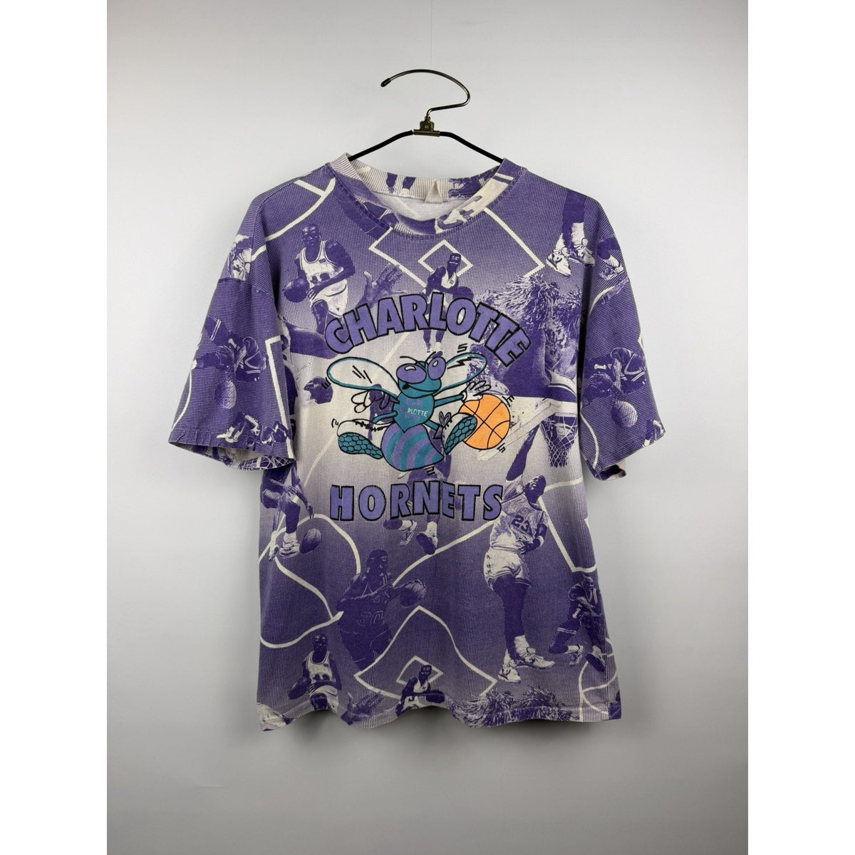 Vintage 90s Charlotte Hornets Hugo AOP tee, Magic Johnson T's, XL