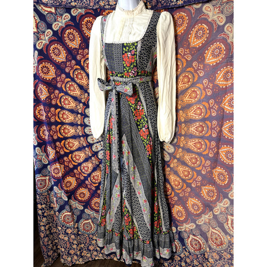 Bohemian cottagecore prairie dress (1970s)