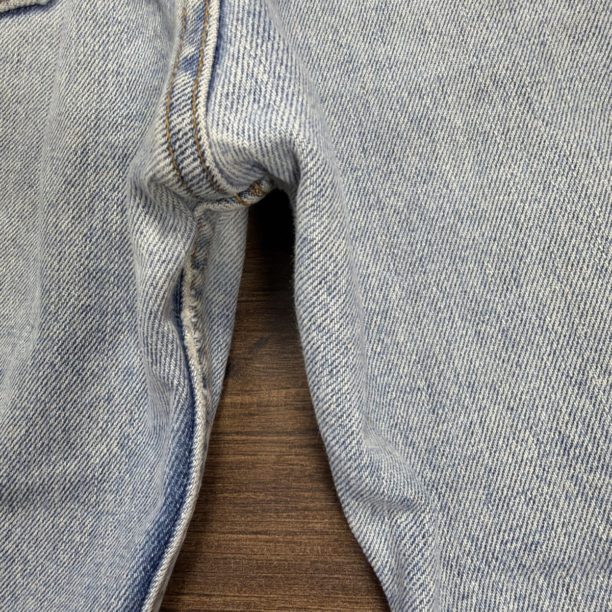 Vintage Levis 550 Jeans Mens 38x32 Relaxed Fit Thrashed Made USA 90s Denim