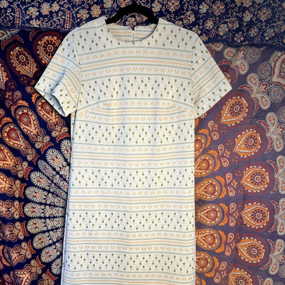 Easter vibes, easy peasy pullover dress (1970s)