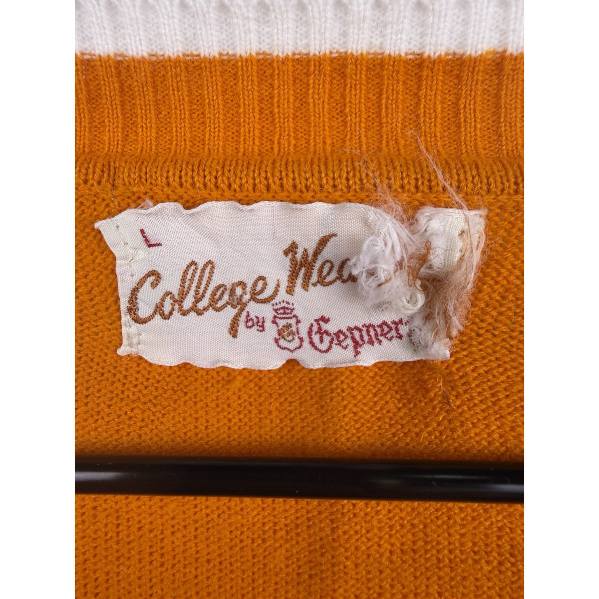 Vintage 1970’s College Wear By Gepner Tennessee Vols V-Neck Sweater Large 22x24