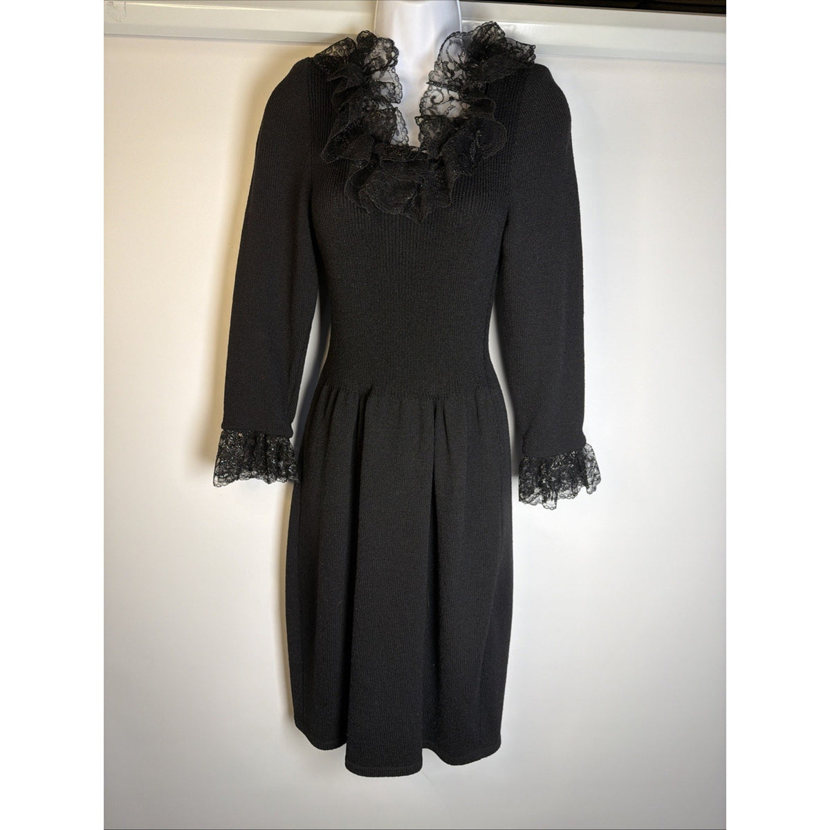 Vintage 1980s Don Sayres for Wellmore wool knit ruffle midi dress, M