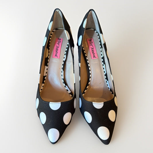 Betsey Johnson Polka Dot Pumps with Purple Ruffle Women's size 6.5 EUC - 4" Heel