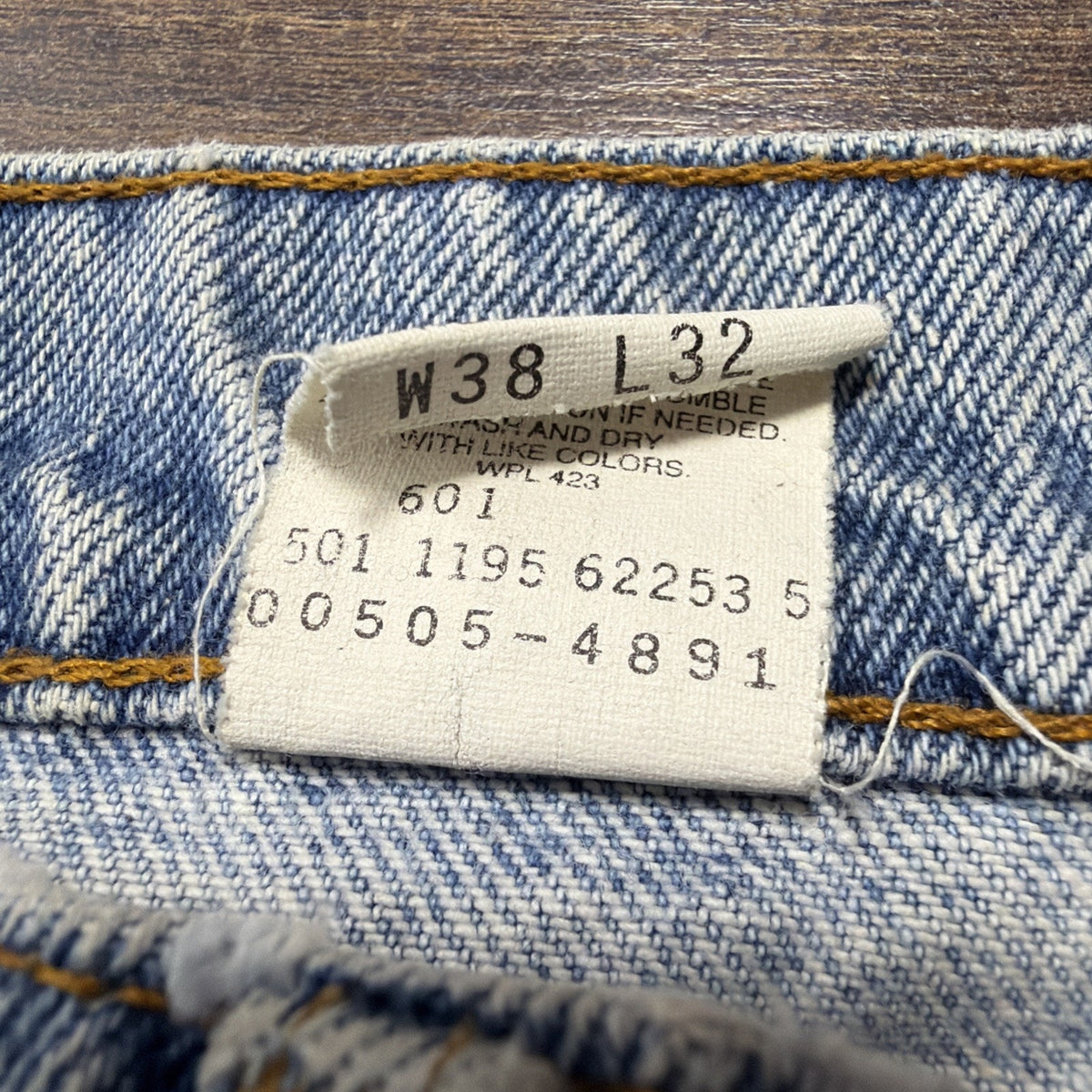 Vintage Levis 550 Jeans Mens 38x32 Relaxed Fit Thrashed Made USA 90s Denim