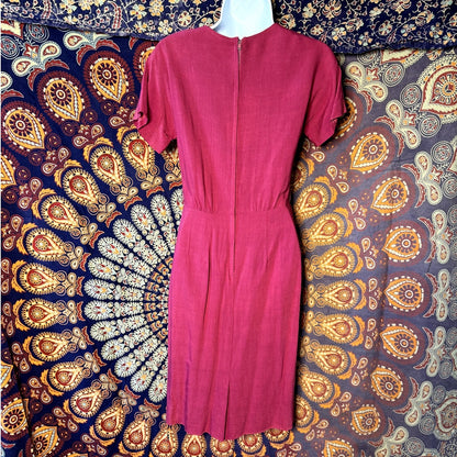 Movin' in magenta, Roberta Lee knit linen dress (1960s)