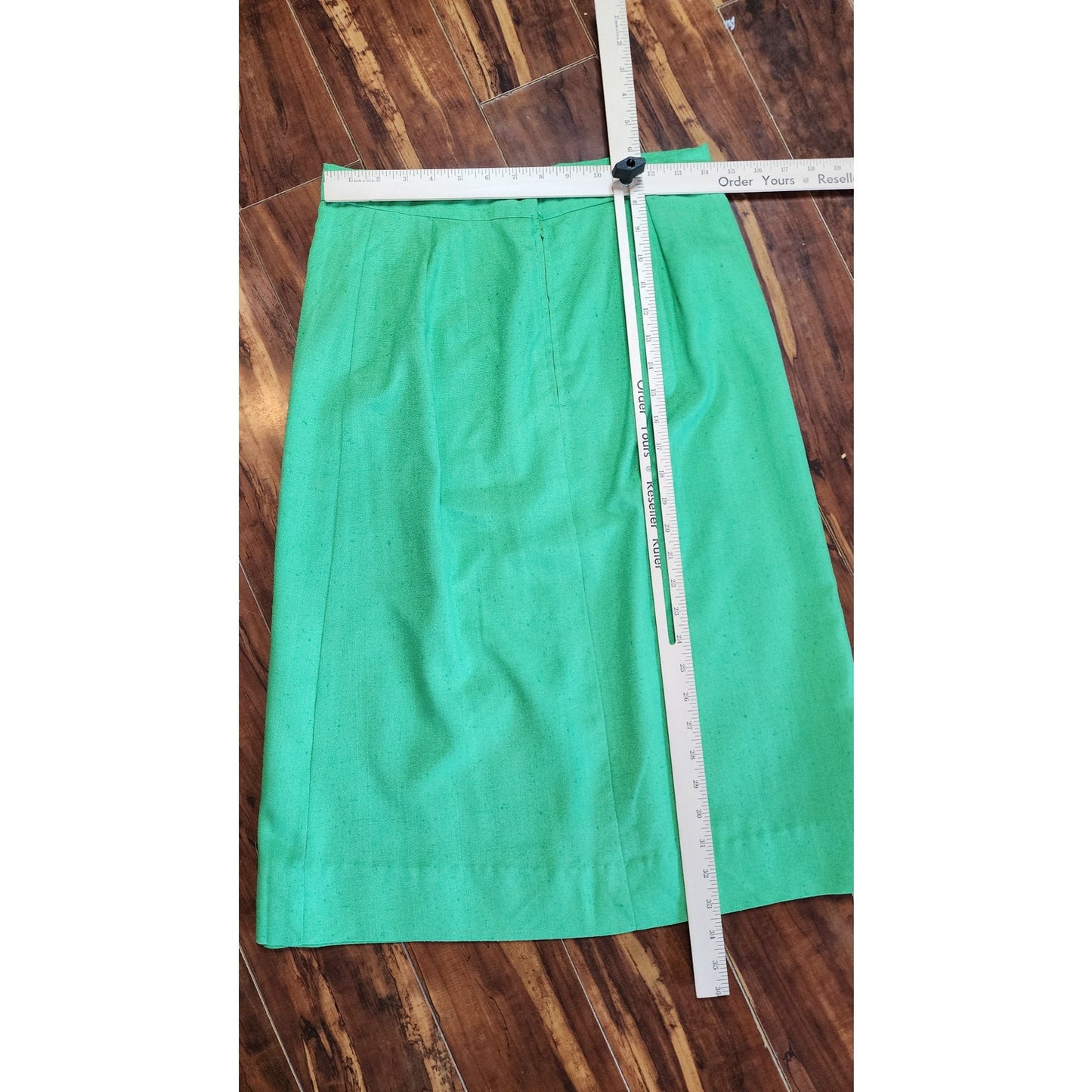 The “I miss you, Kelly” green knit skirt (1960s)