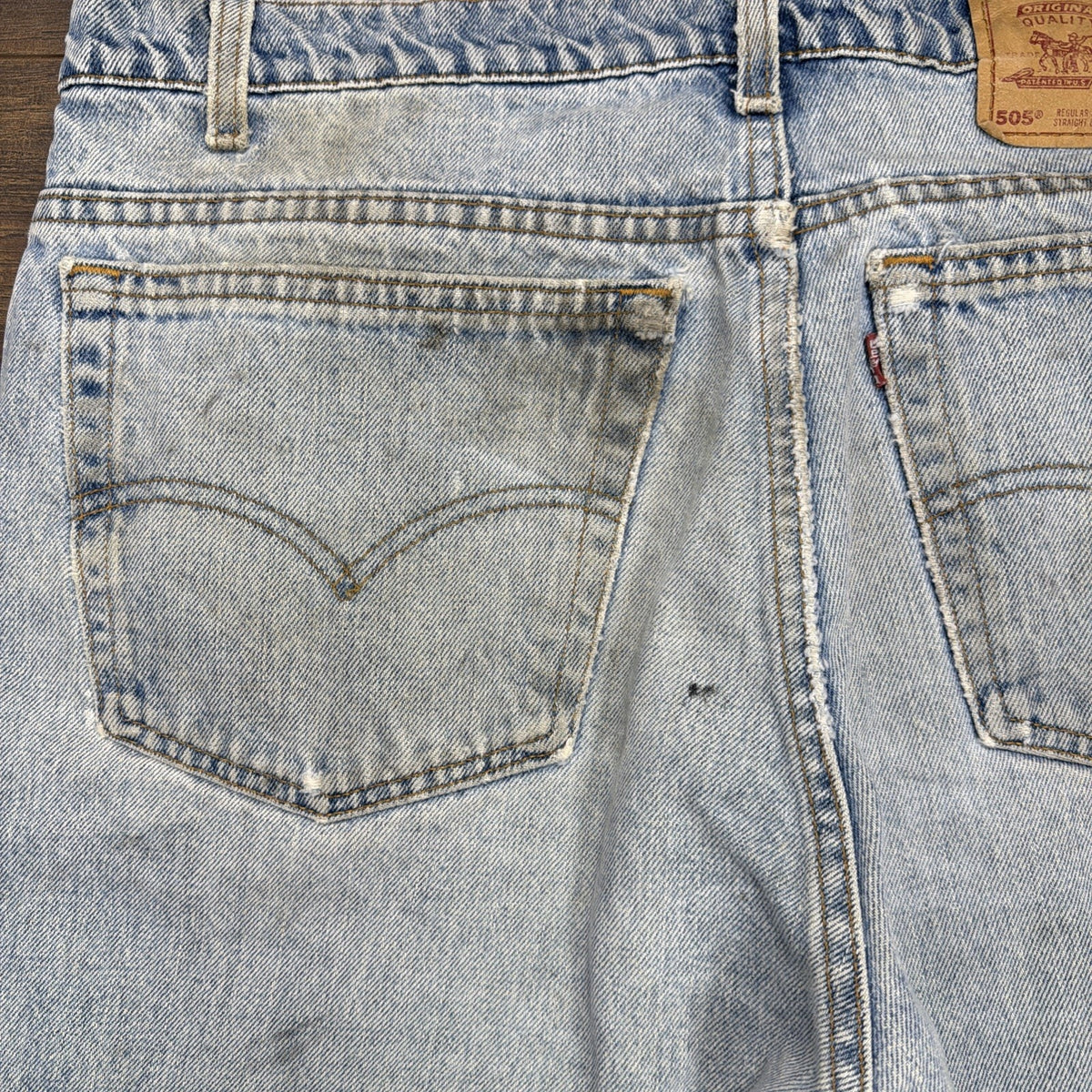 Vintage Levis 550 Jeans Mens 38x32 Relaxed Fit Thrashed Made USA 90s Denim