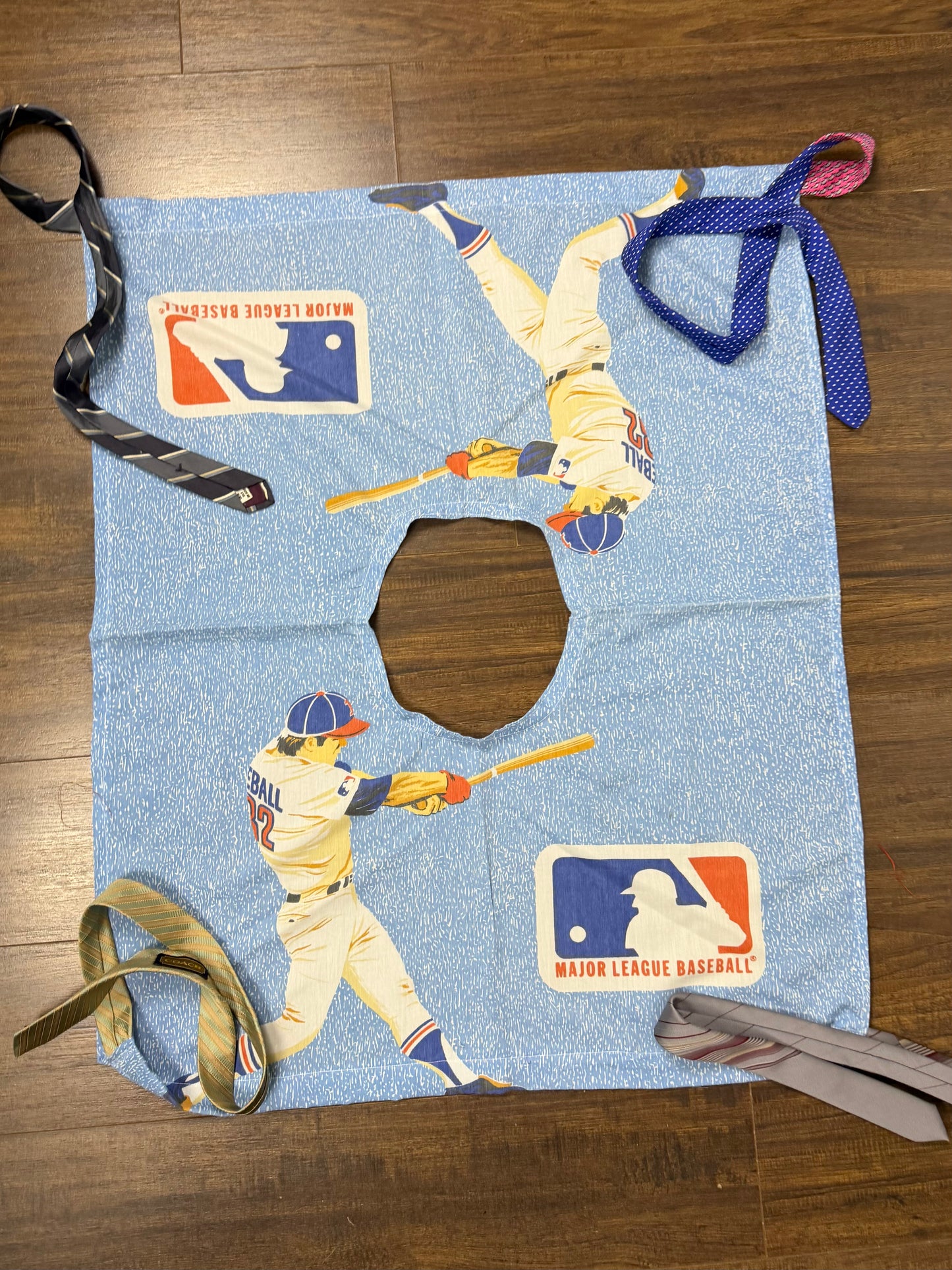MLB Baseball Wrap Top (OSFM)