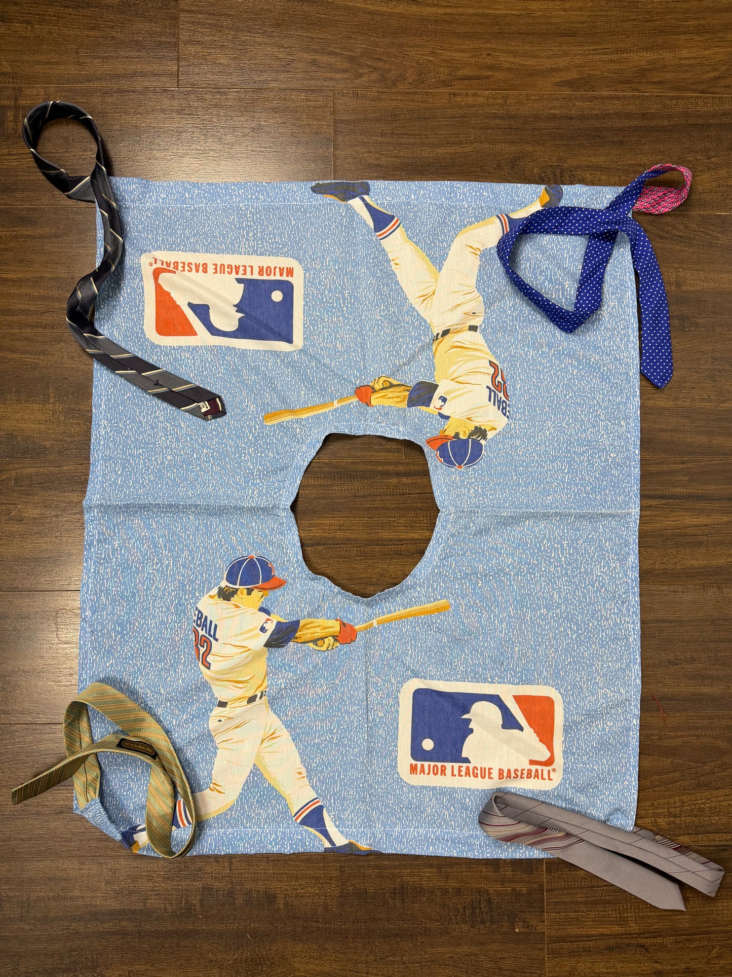 MLB Baseball Wrap Top (OSFM)