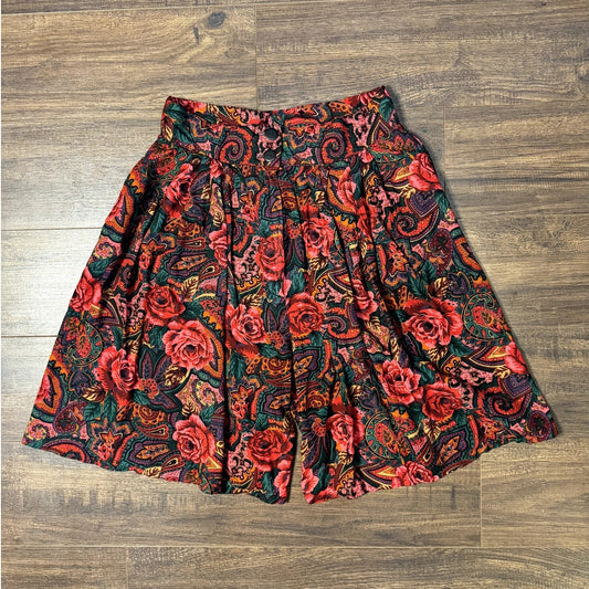 Paisley pleated primrose flowy shorts (1980s)