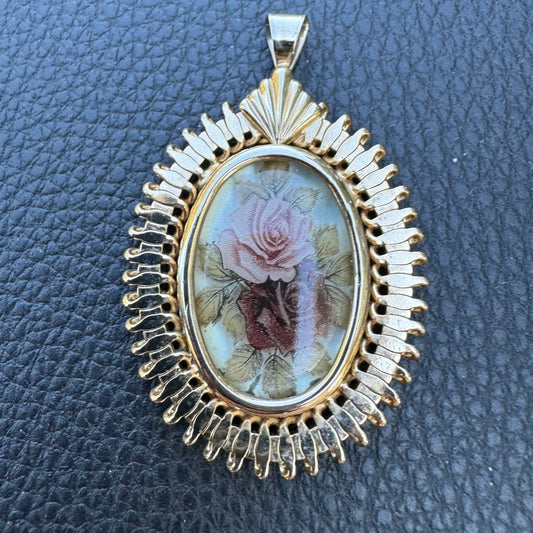 Rose all day, painted roses pendant (1970s)