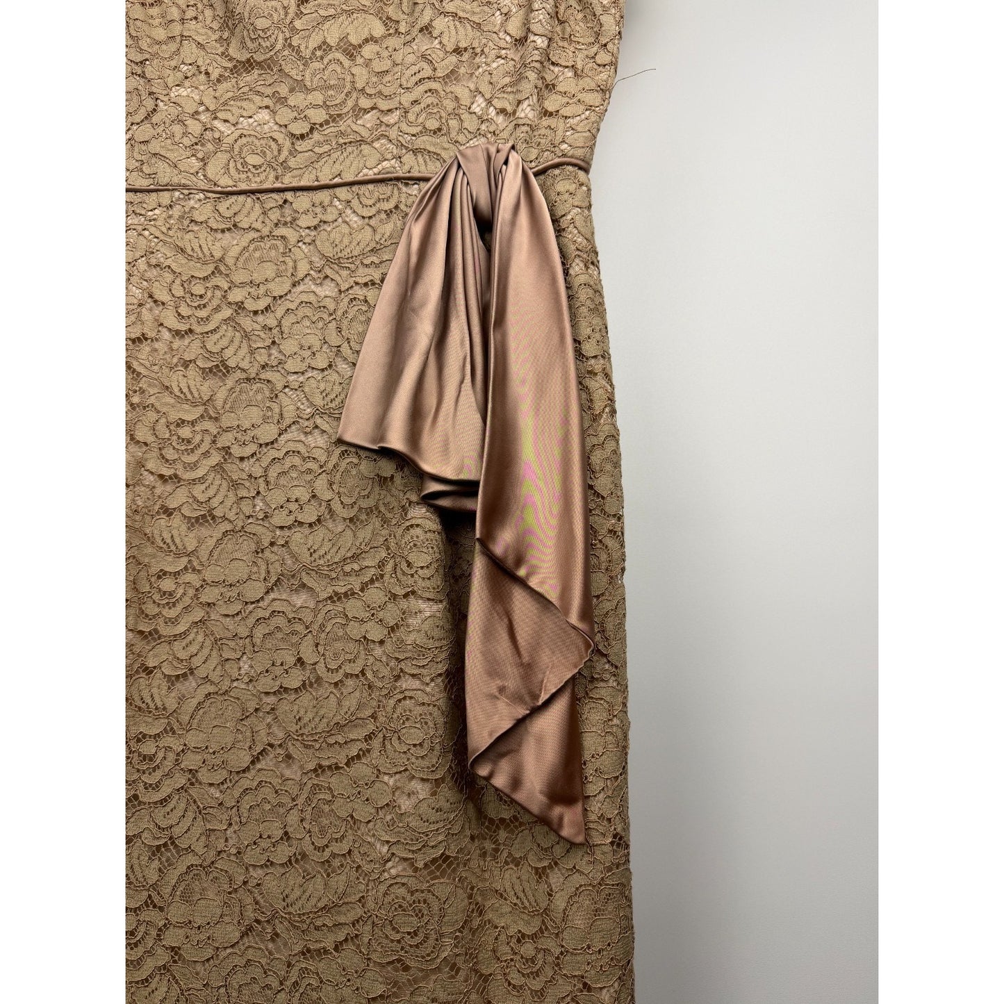 Vintage 50s lace Taupe mauve evening cocktail wiggle dress Medium 40" bust