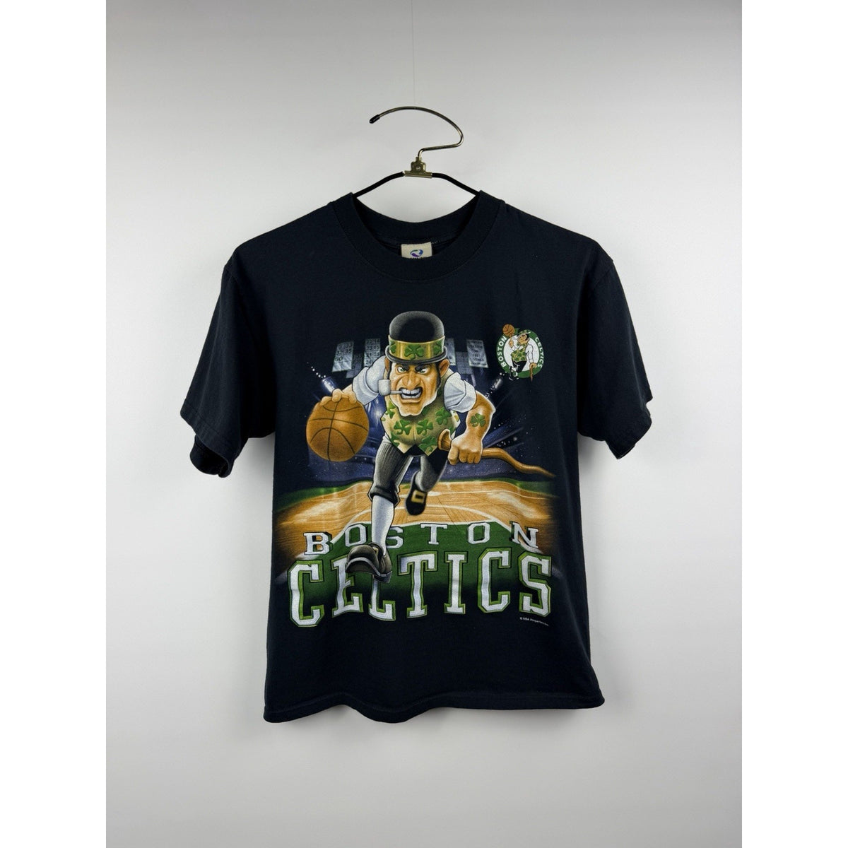 Vintage 2002 Liquid Blue Boston Celtics Lucky The Leprechaun Cartoon Tee M 20x25