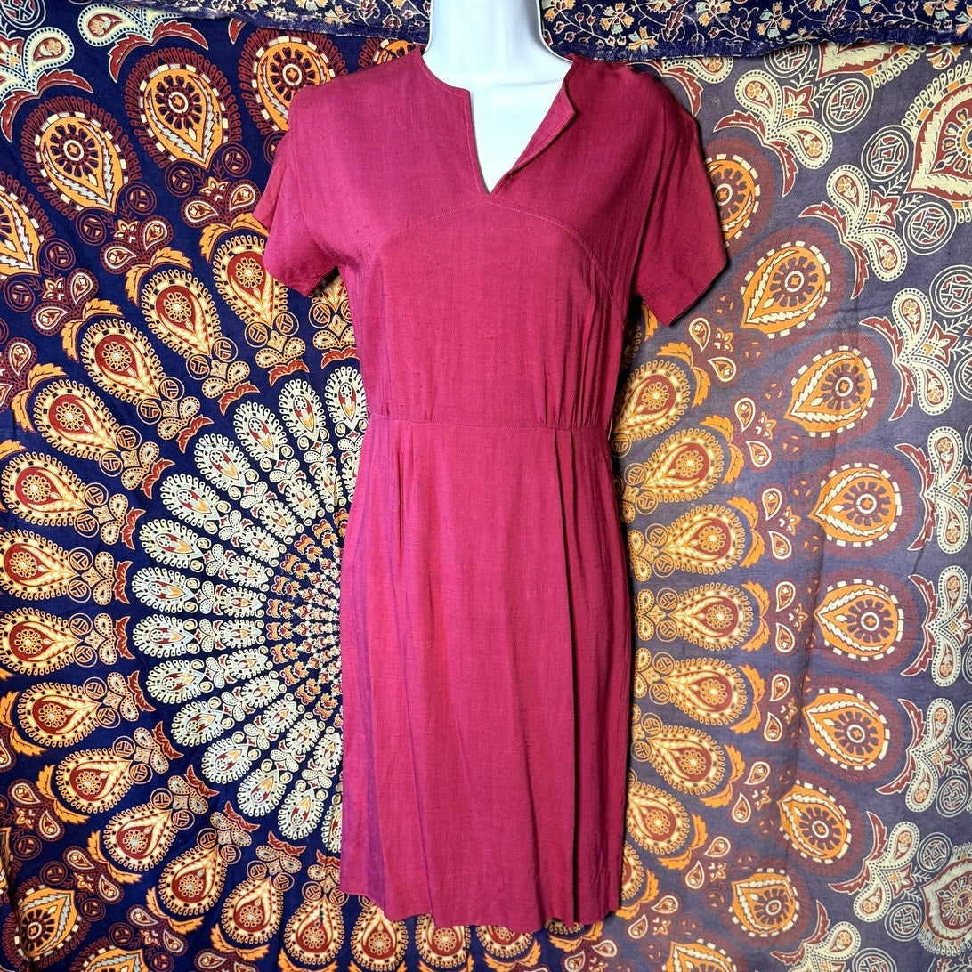 Movin' in magenta, Roberta Lee knit linen dress (1960s)