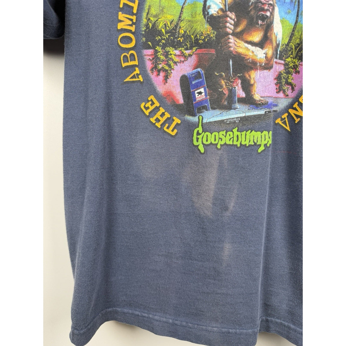 Vintage 1995 Goosebumps Abominable Snowman of Pasadena tee, M