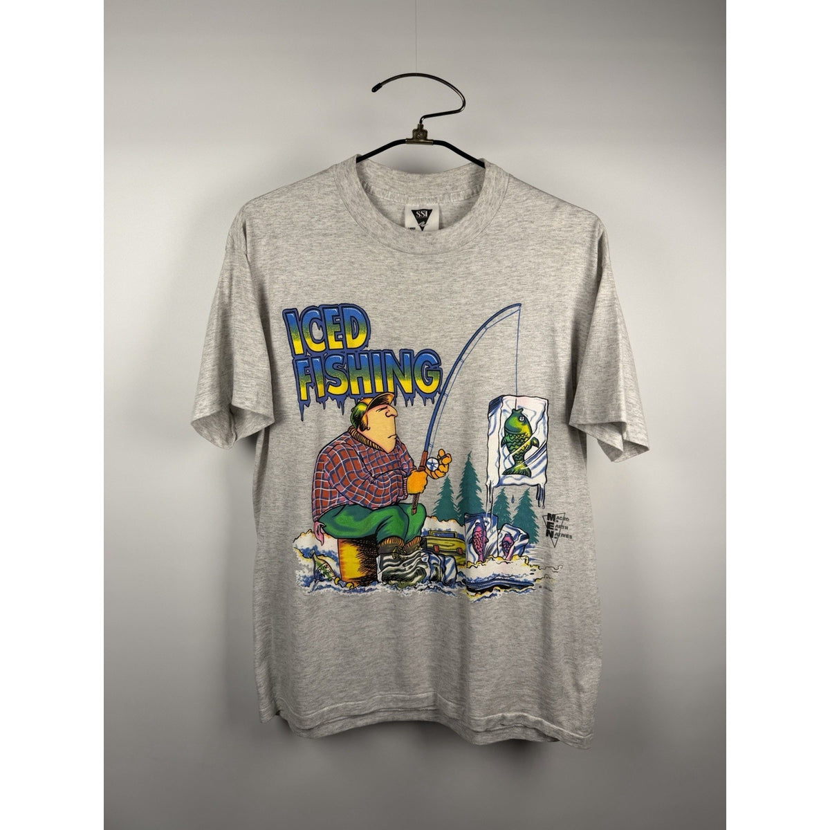 Vintage 1991 SSI Macho Earth Natives Iced Fishing cartoon tee, L