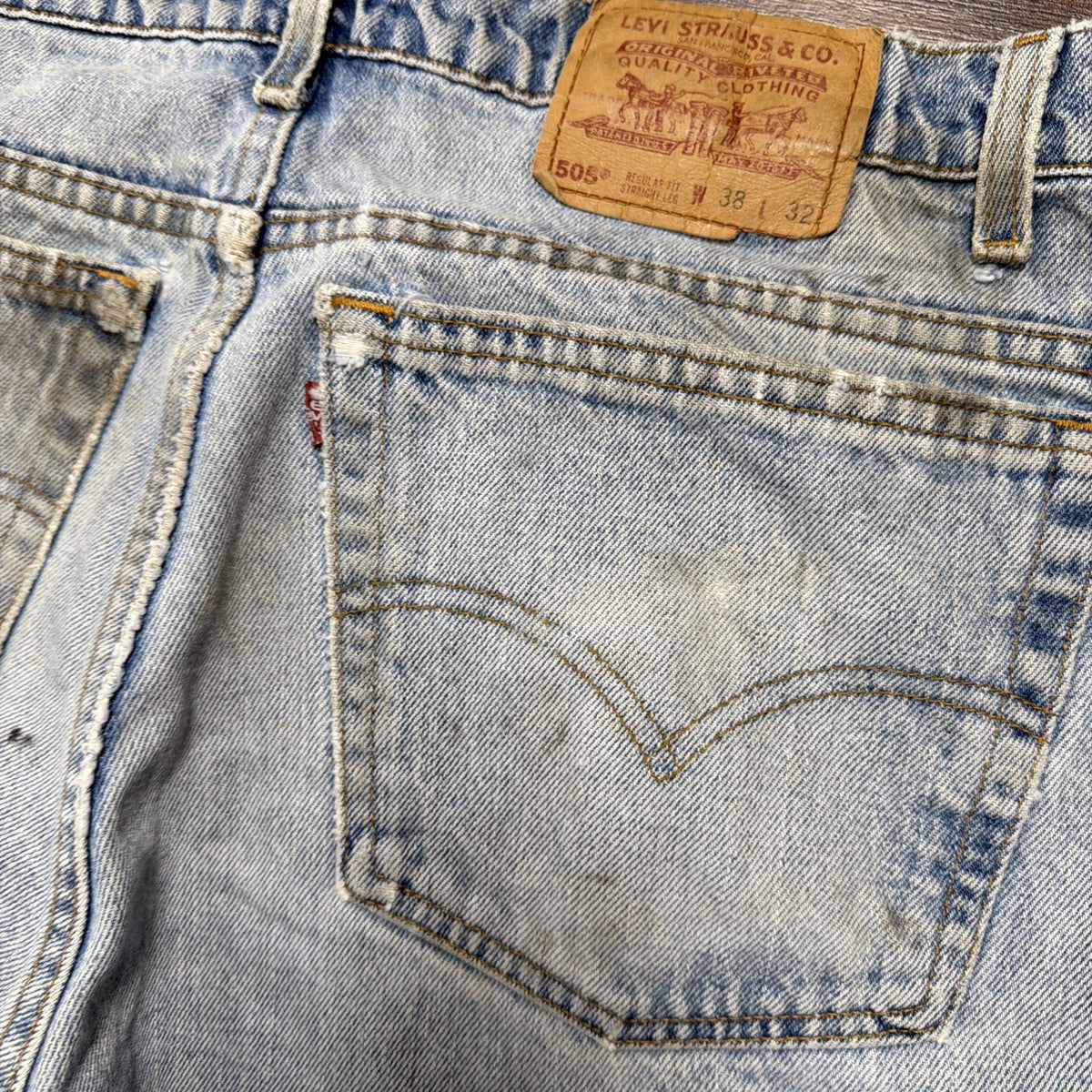 Vintage Levis 550 Jeans Mens 38x32 Relaxed Fit Thrashed Made USA 90s Denim
