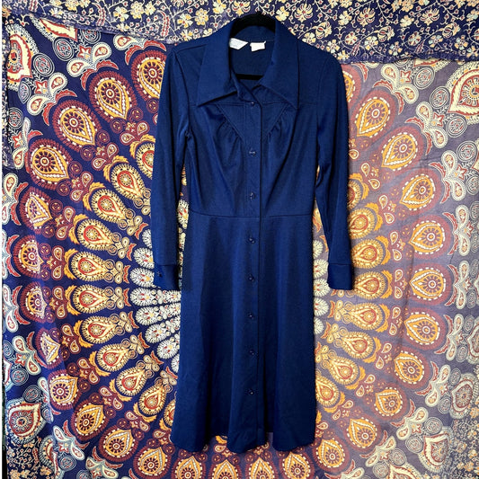 Moody blue, polyester shirt dress (1970s)