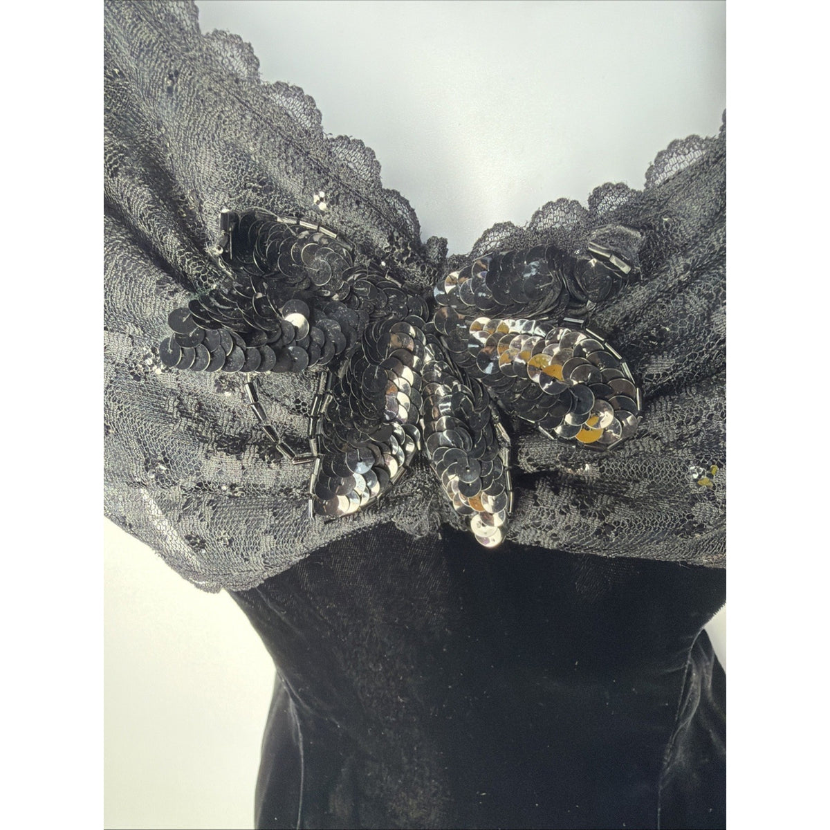 Vintage 1990s Gunne Sax black velvet off the shoulder dress, 9